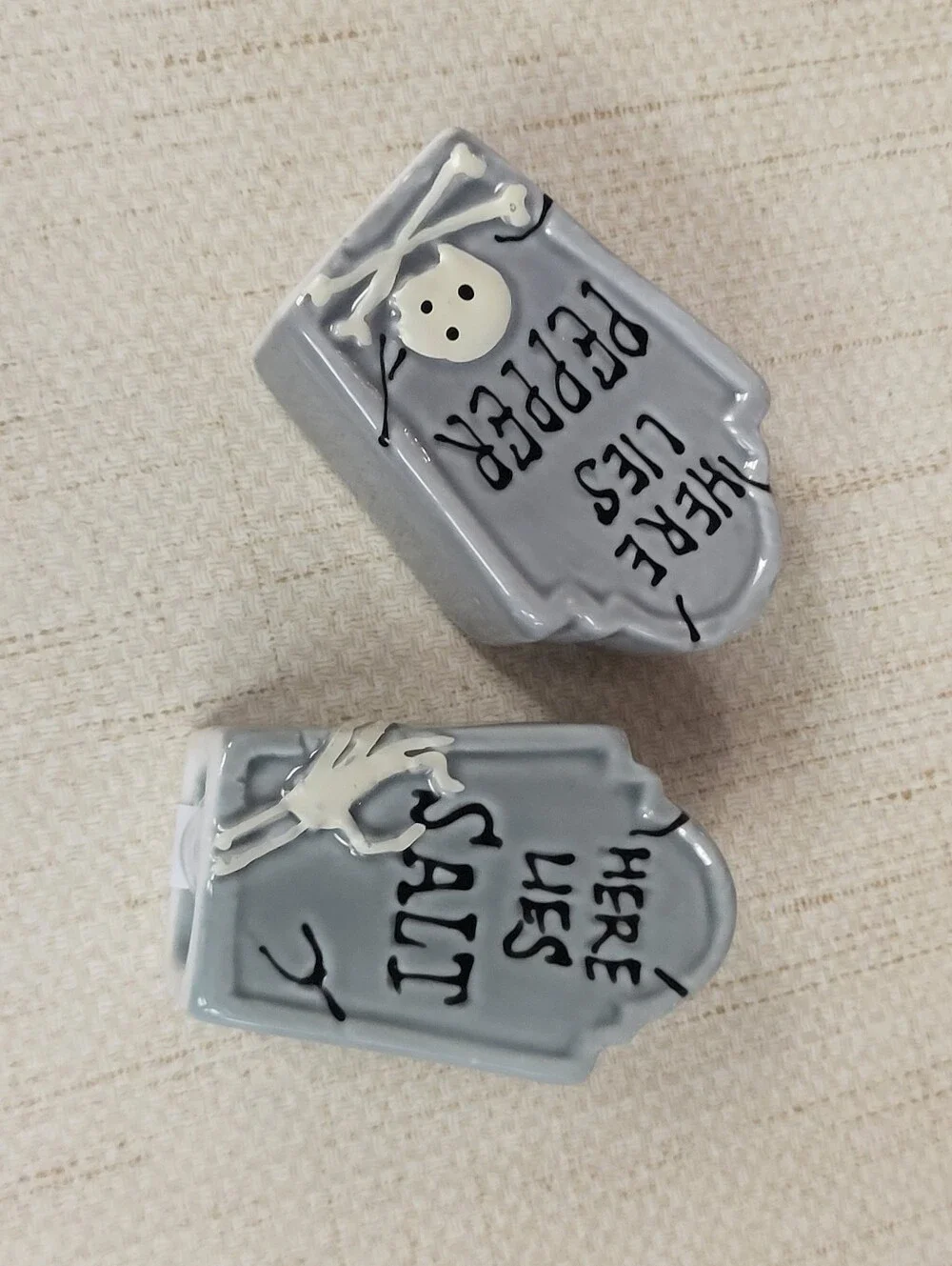 Salt Pepper Gravestone Halloween Salt Pepper Shakers Mini New Here Lies